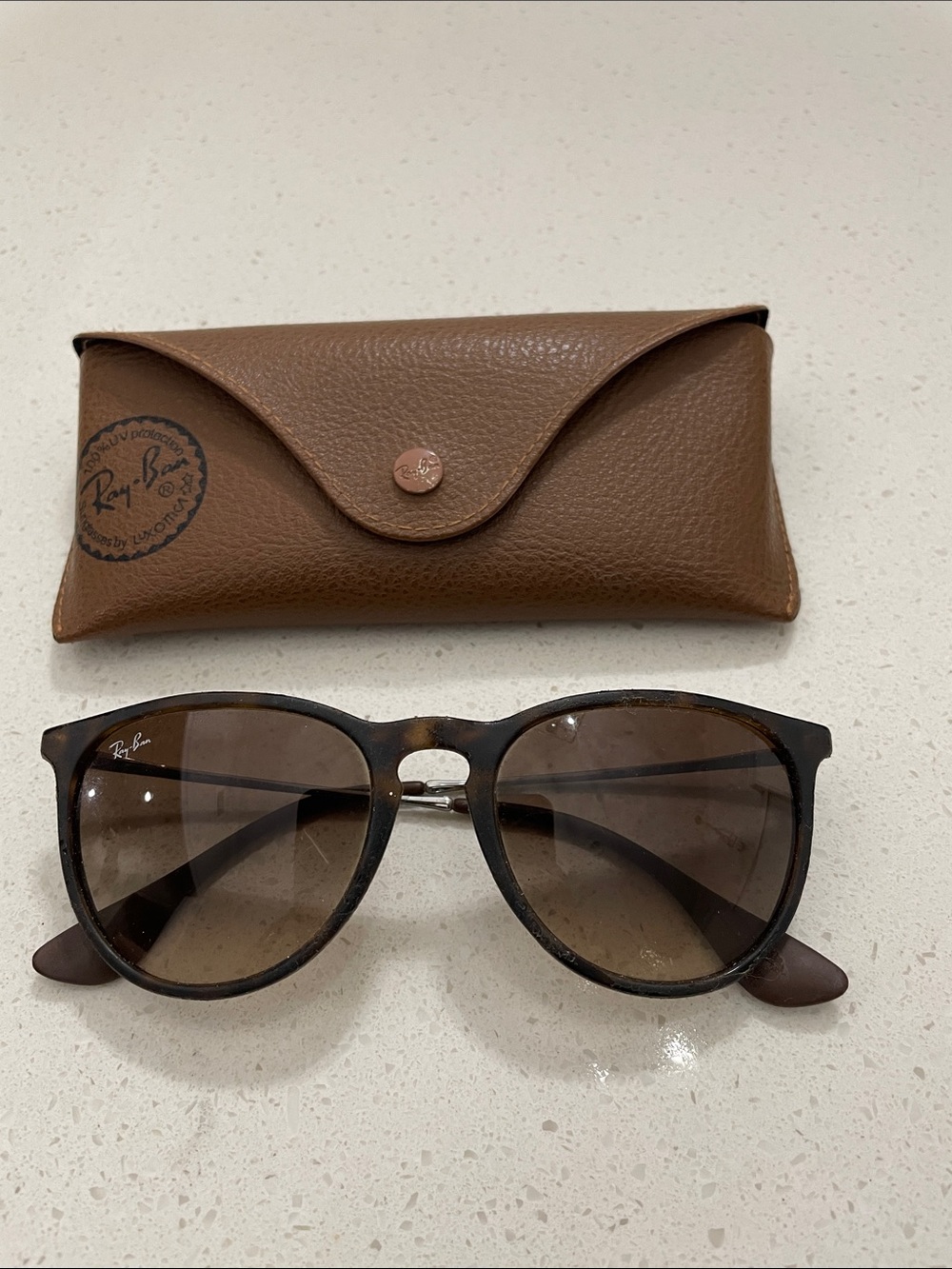Ray-Ban Erica with case